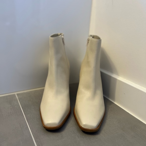 BERNARDO Bowery Bootie in Eggshell - Picture 2 of 5